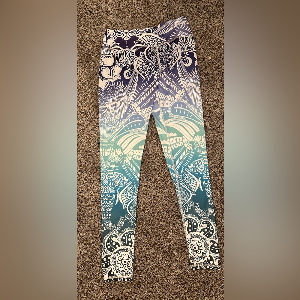 Reel Legends Blue and White Ombre Leggings with Intricate Print